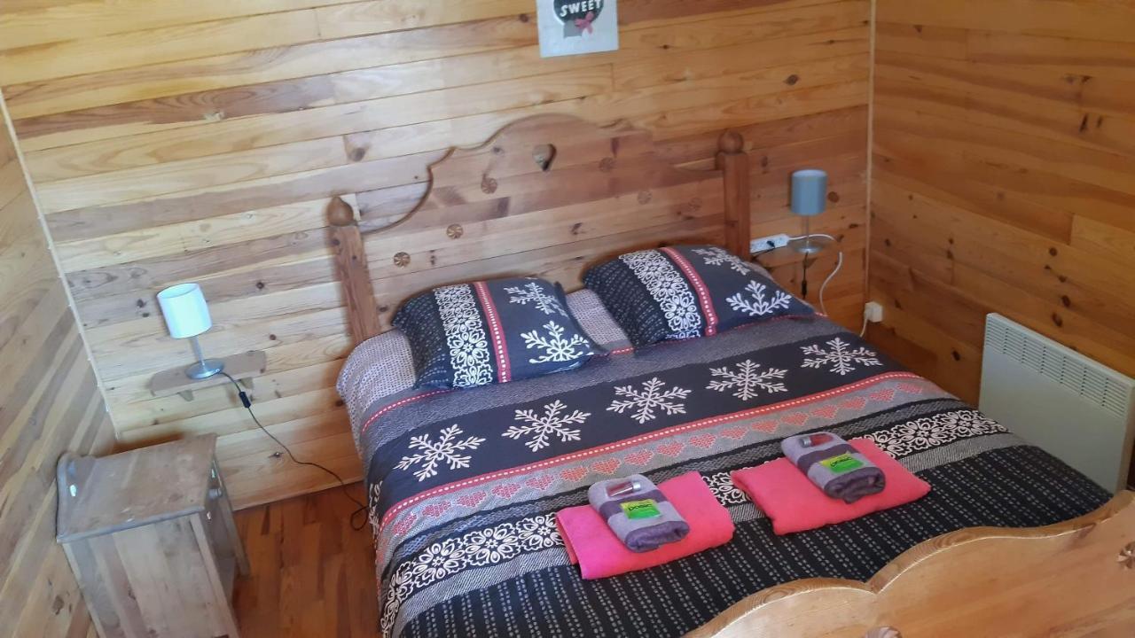 Camping, Hôtel De Plein Air Les Cariamas Chateauroux-les-Alpes Bagian luar foto