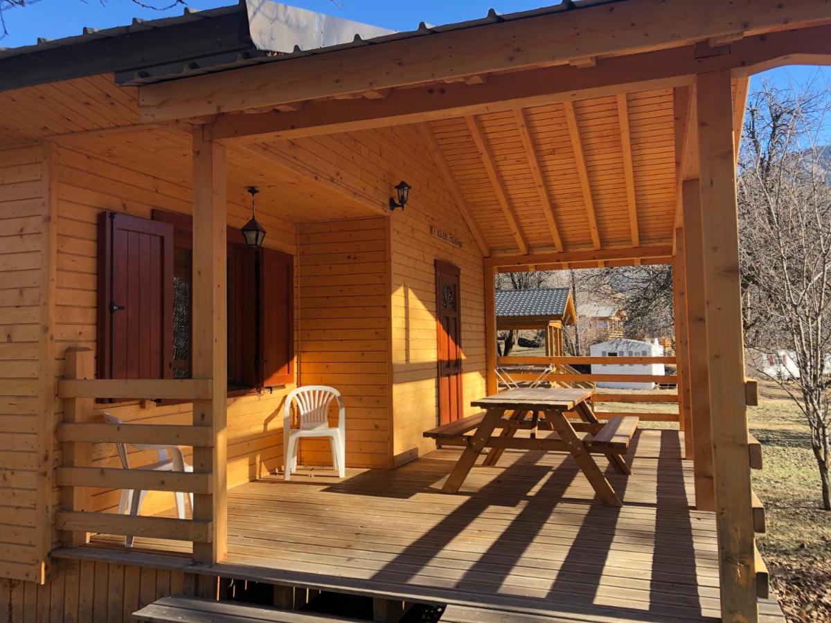 Camping, Hôtel De Plein Air Les Cariamas Chateauroux-les-Alpes Bagian luar foto