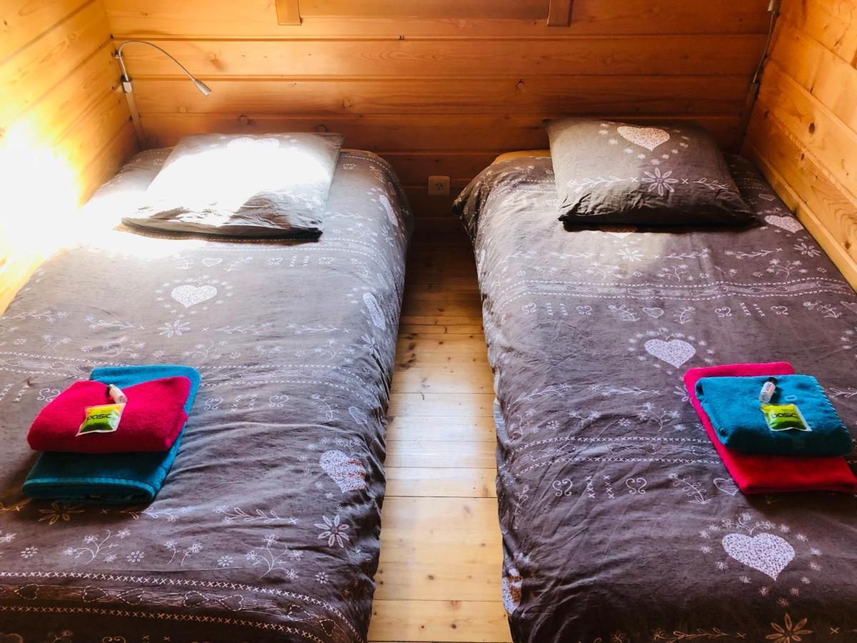 Camping, Hôtel De Plein Air Les Cariamas Chateauroux-les-Alpes Bagian luar foto