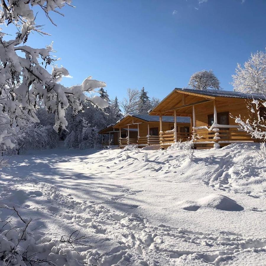 Camping, Hôtel De Plein Air Les Cariamas Chateauroux-les-Alpes Bagian luar foto