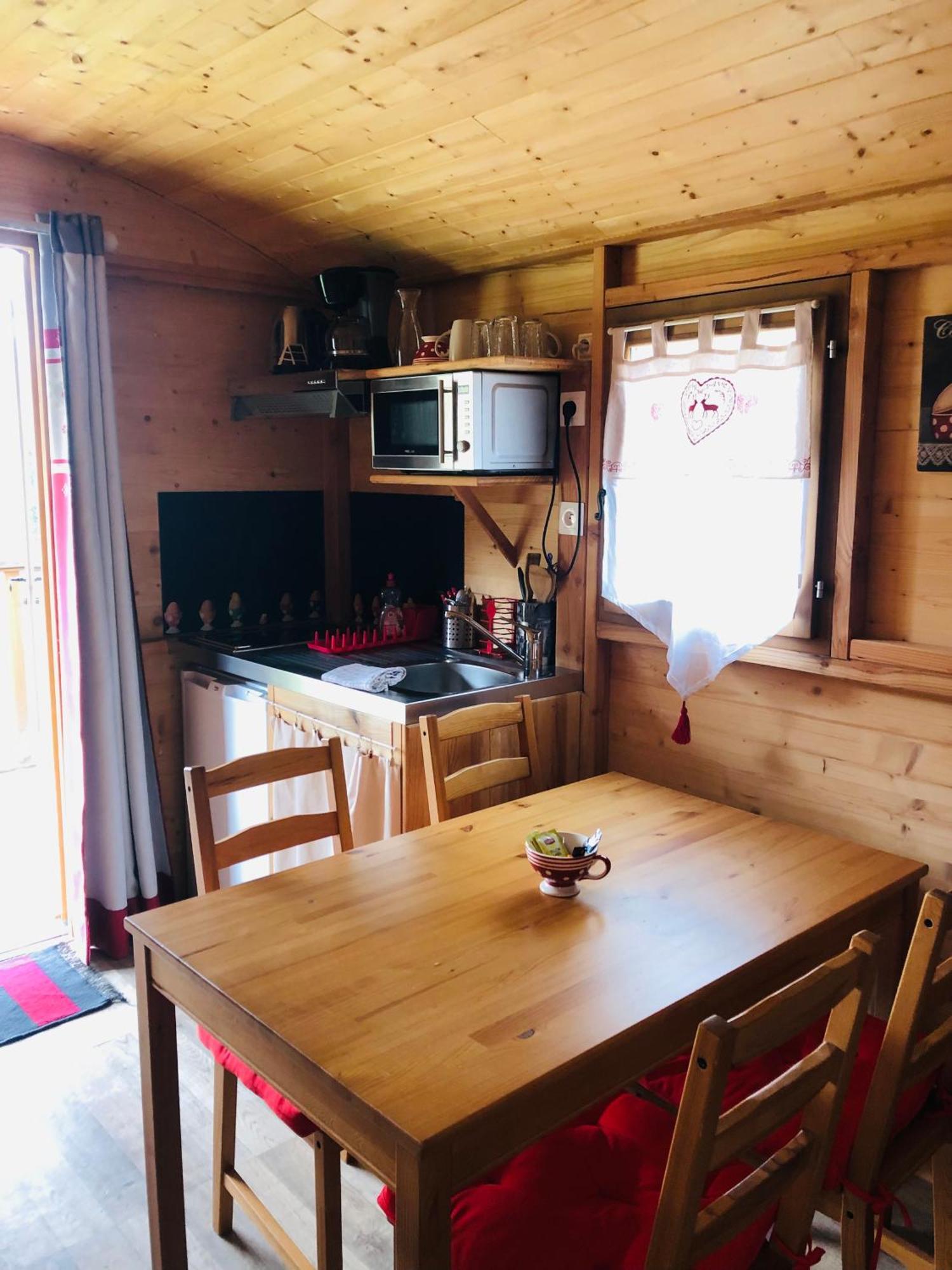 Camping, Hôtel De Plein Air Les Cariamas Chateauroux-les-Alpes Bagian luar foto