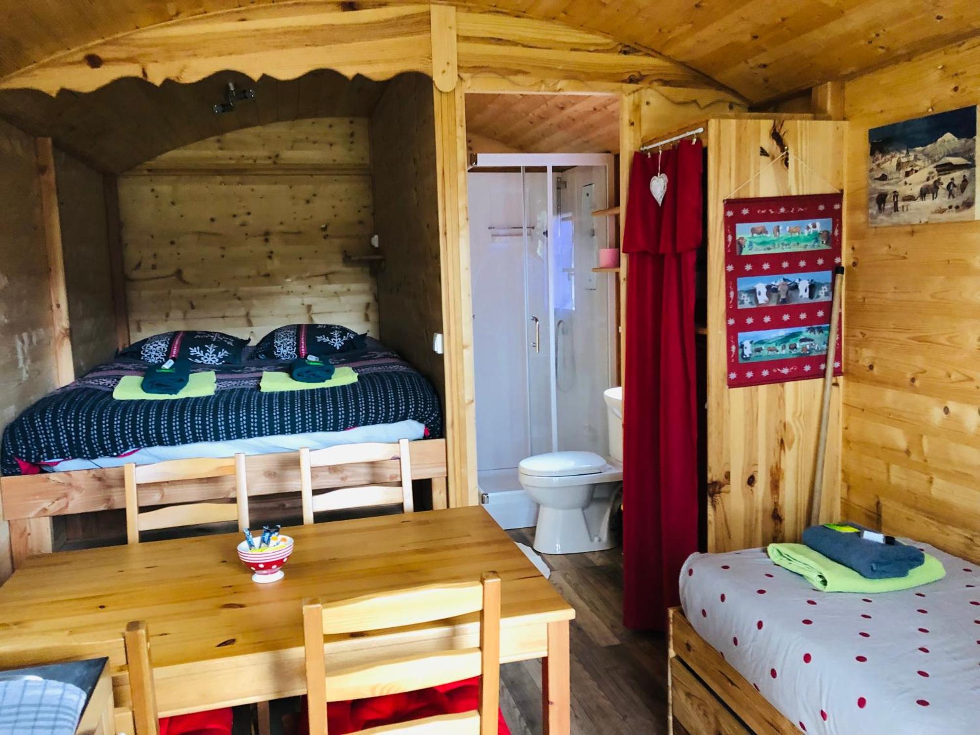 Camping, Hôtel De Plein Air Les Cariamas Chateauroux-les-Alpes Bagian luar foto