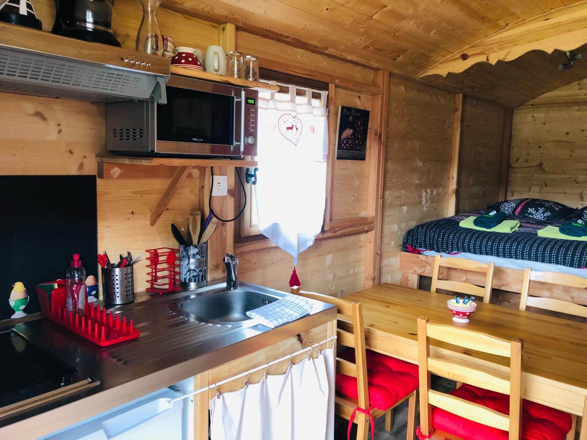 Camping, Hôtel De Plein Air Les Cariamas Chateauroux-les-Alpes Bagian luar foto