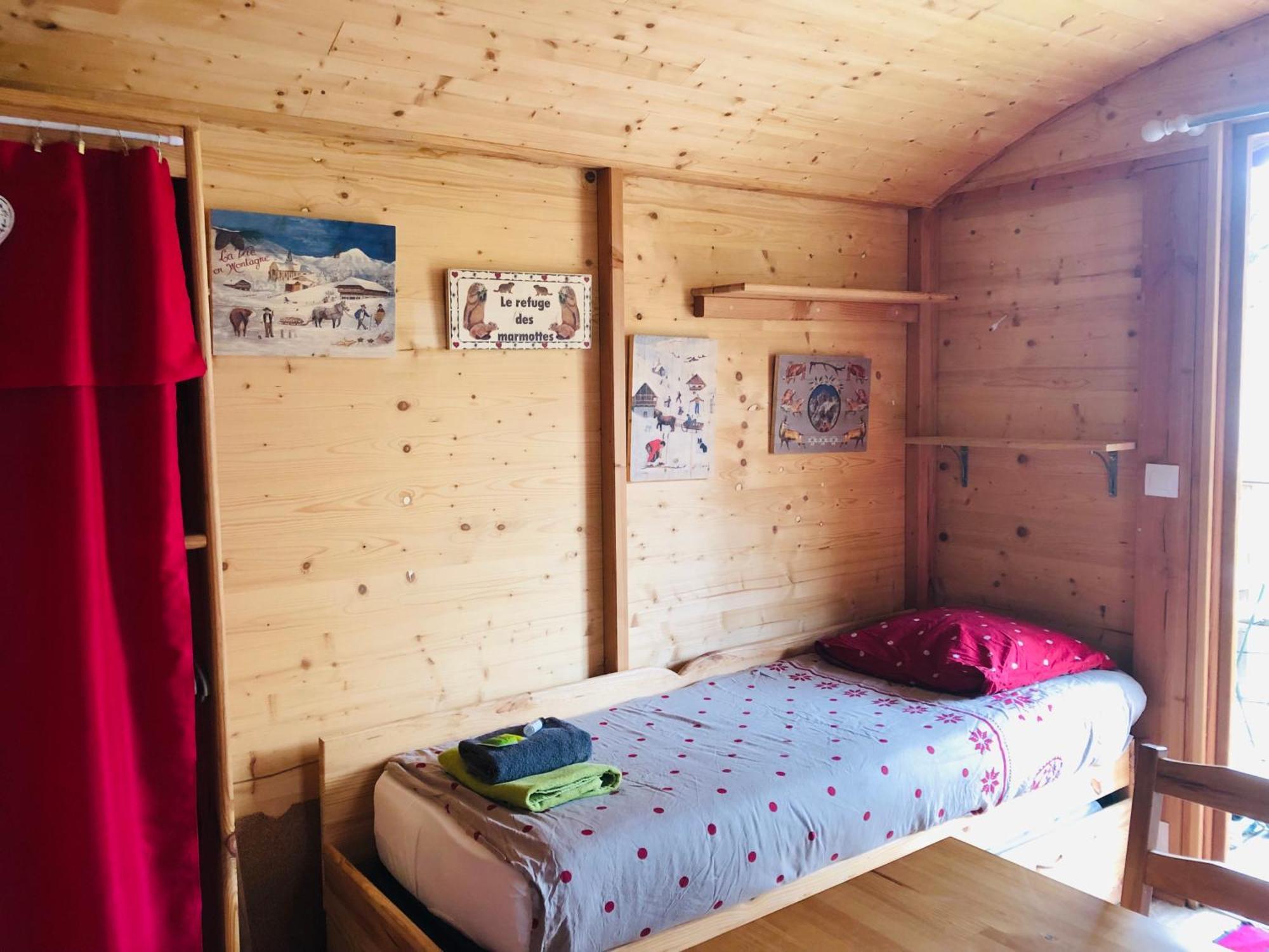 Camping, Hôtel De Plein Air Les Cariamas Chateauroux-les-Alpes Bagian luar foto