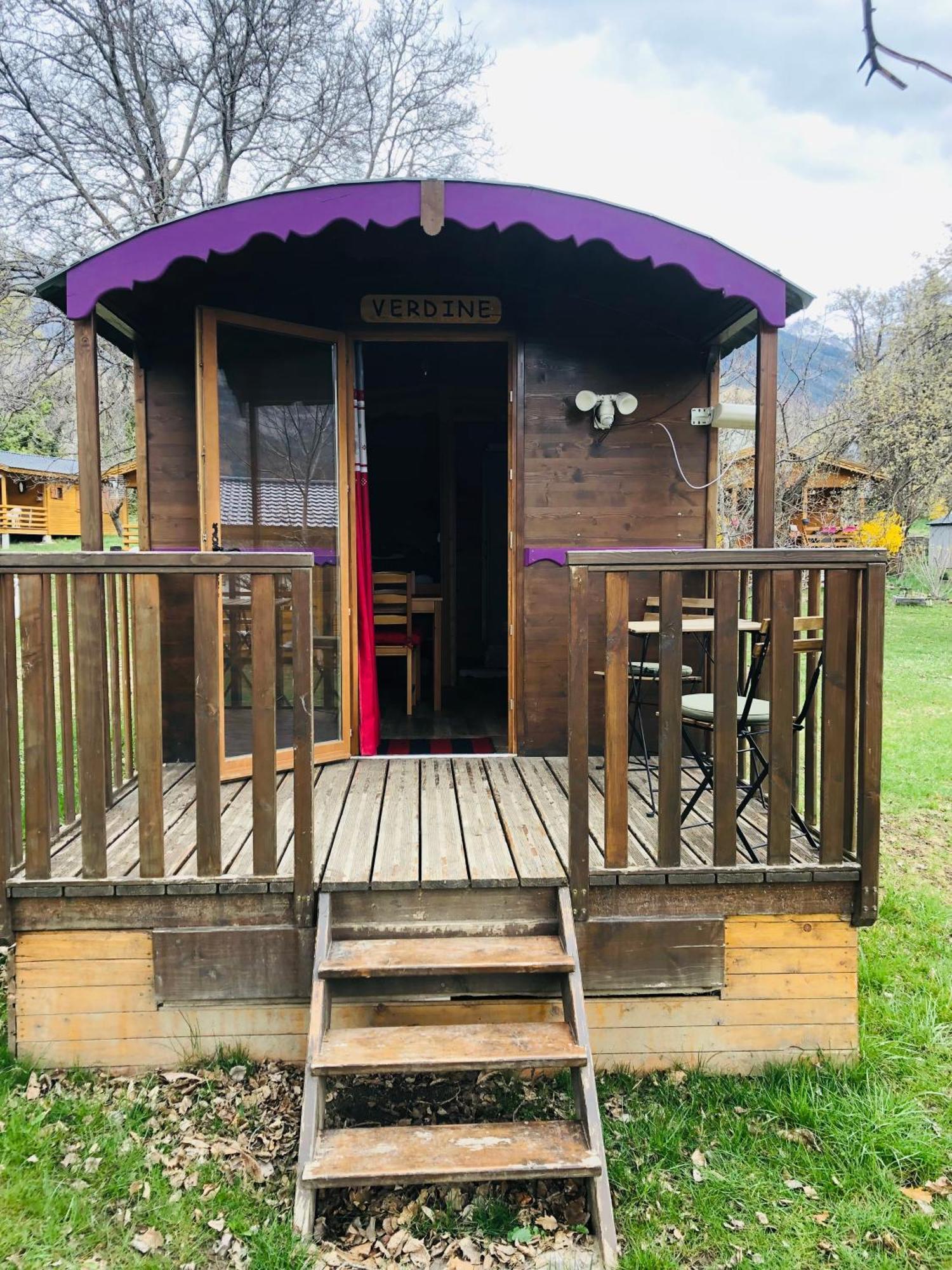 Camping, Hôtel De Plein Air Les Cariamas Chateauroux-les-Alpes Bagian luar foto