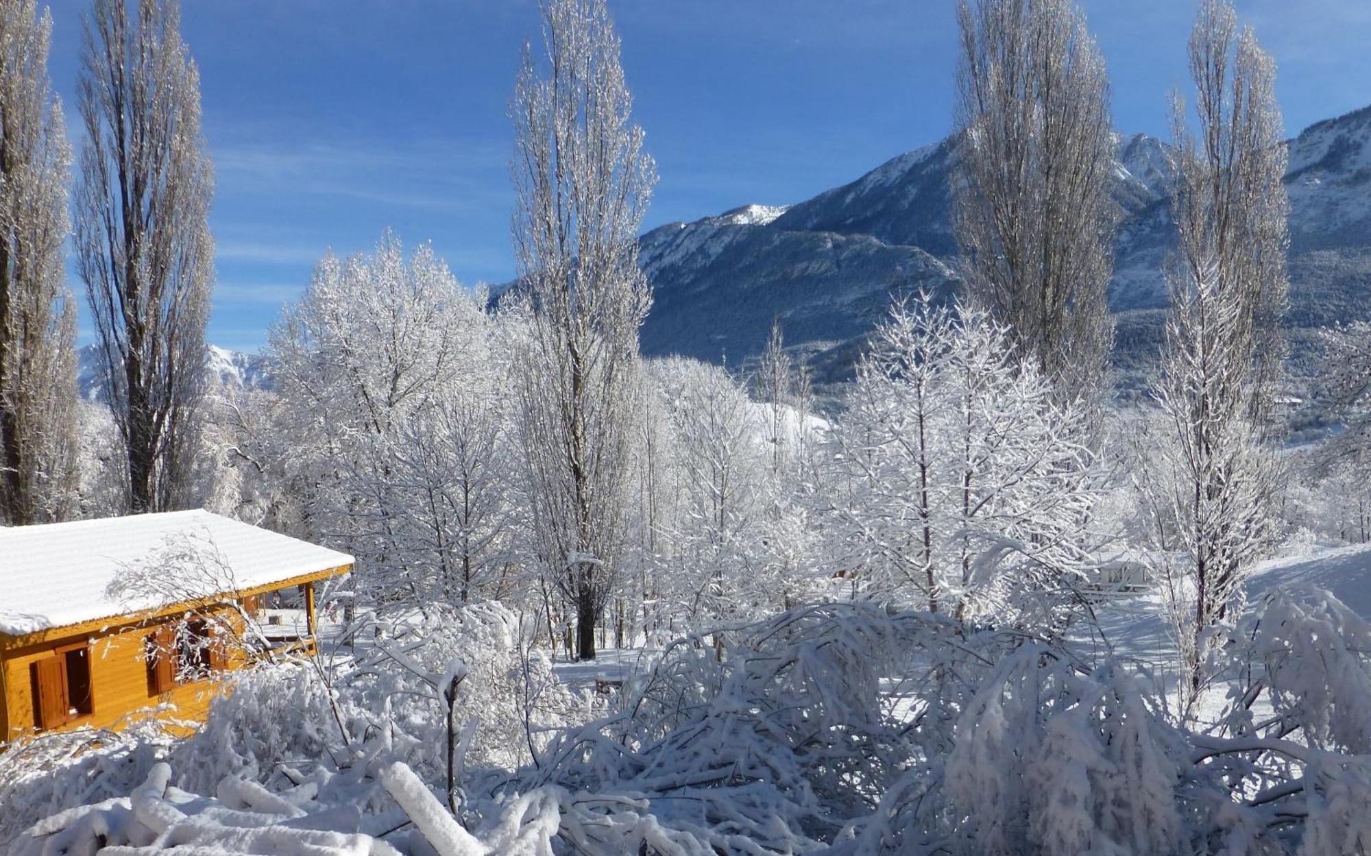Camping, Hôtel De Plein Air Les Cariamas Chateauroux-les-Alpes Bagian luar foto