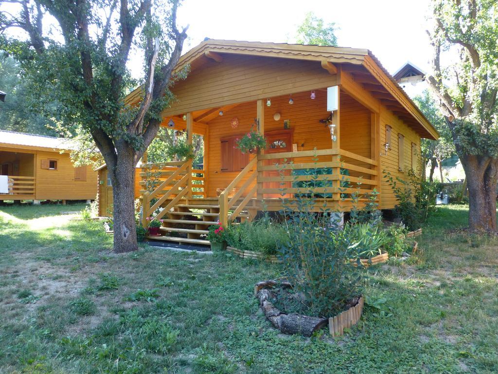 Camping, Hôtel De Plein Air Les Cariamas Chateauroux-les-Alpes Bagian luar foto