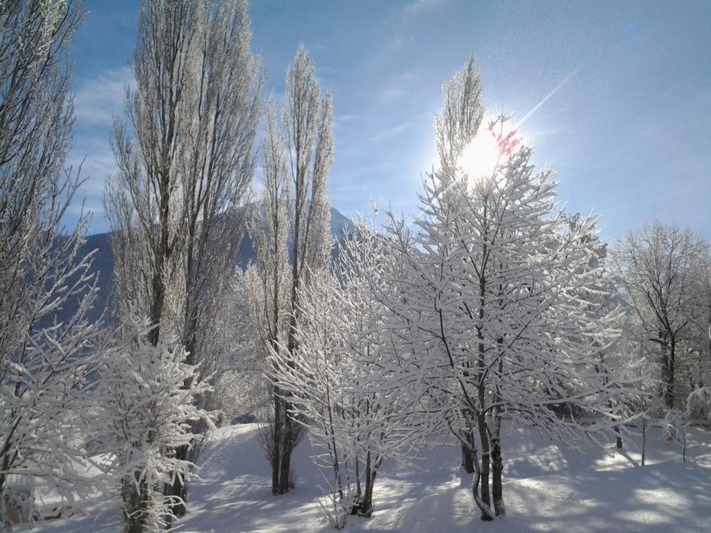 Camping, Hôtel De Plein Air Les Cariamas Chateauroux-les-Alpes Bagian luar foto