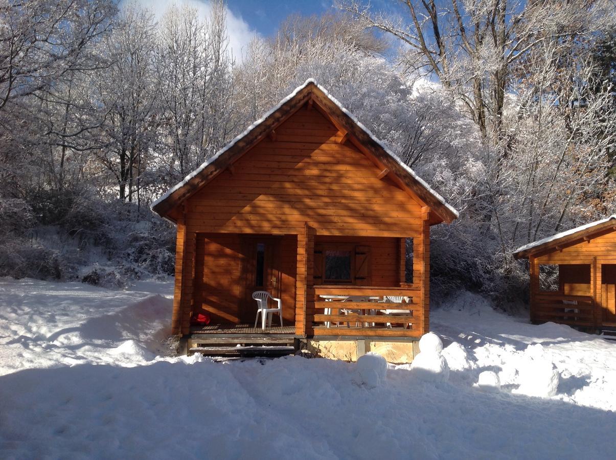 Camping, Hôtel De Plein Air Les Cariamas Chateauroux-les-Alpes Bagian luar foto