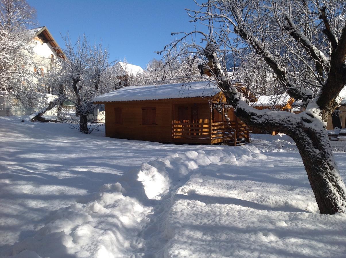 Camping, Hôtel De Plein Air Les Cariamas Chateauroux-les-Alpes Bagian luar foto