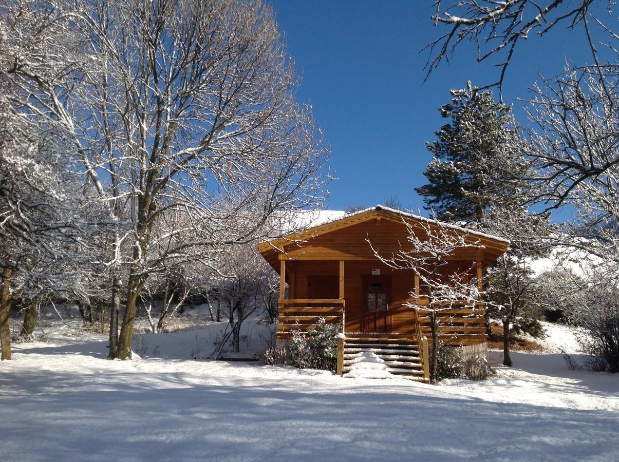 Camping, Hôtel De Plein Air Les Cariamas Chateauroux-les-Alpes Bagian luar foto