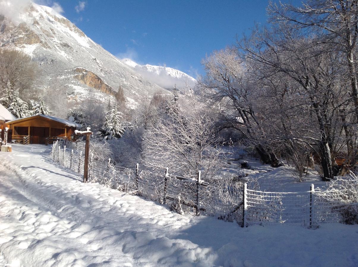 Camping, Hôtel De Plein Air Les Cariamas Chateauroux-les-Alpes Bagian luar foto
